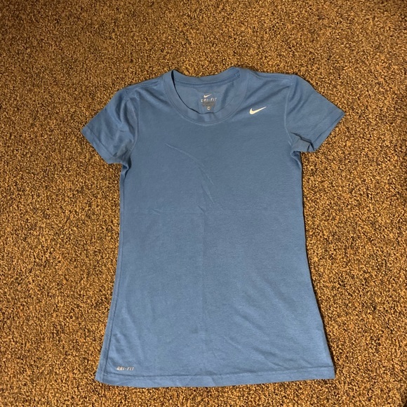 Nike fitted T-shirt - Picture 1 of 3